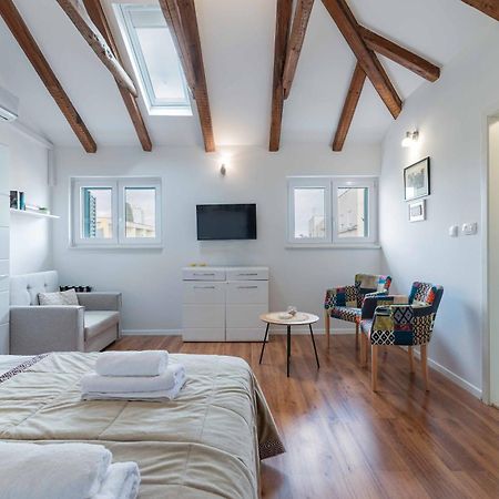 Apartment The Charm Split Luaran gambar