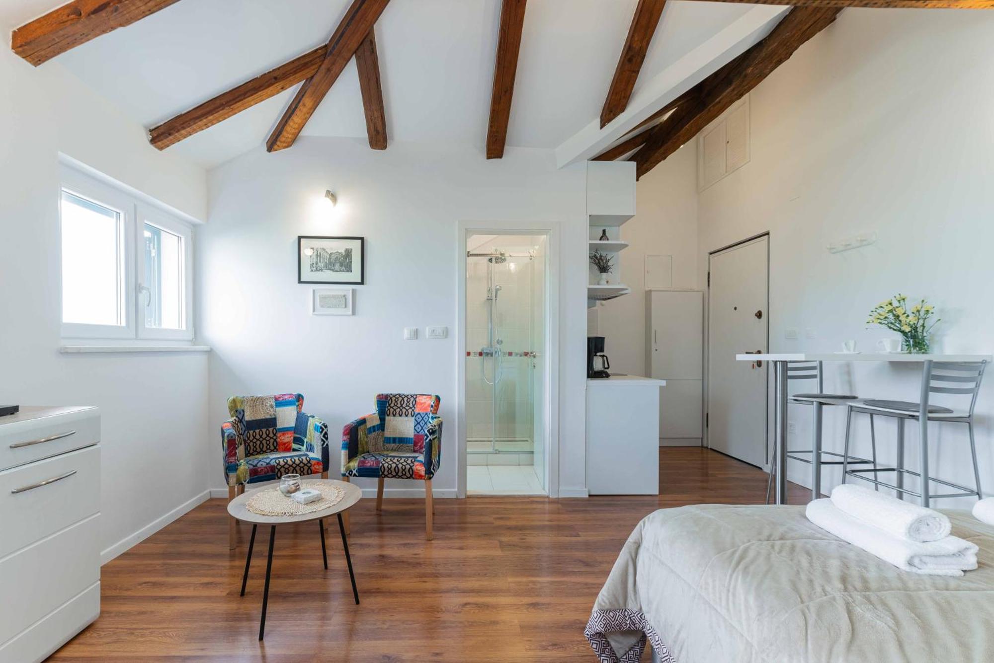 Apartment The Charm Split Luaran gambar
