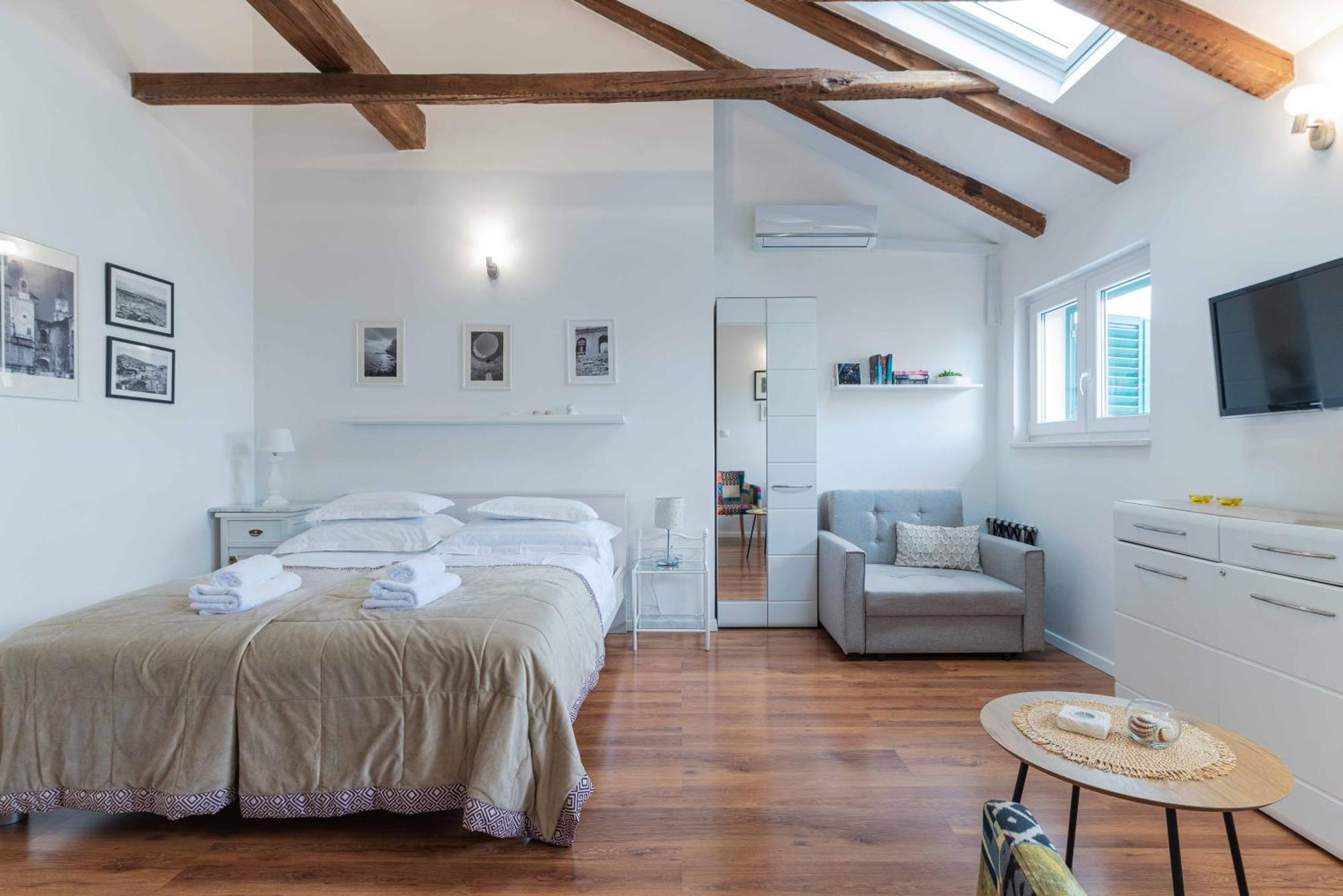 Apartment The Charm Split Luaran gambar