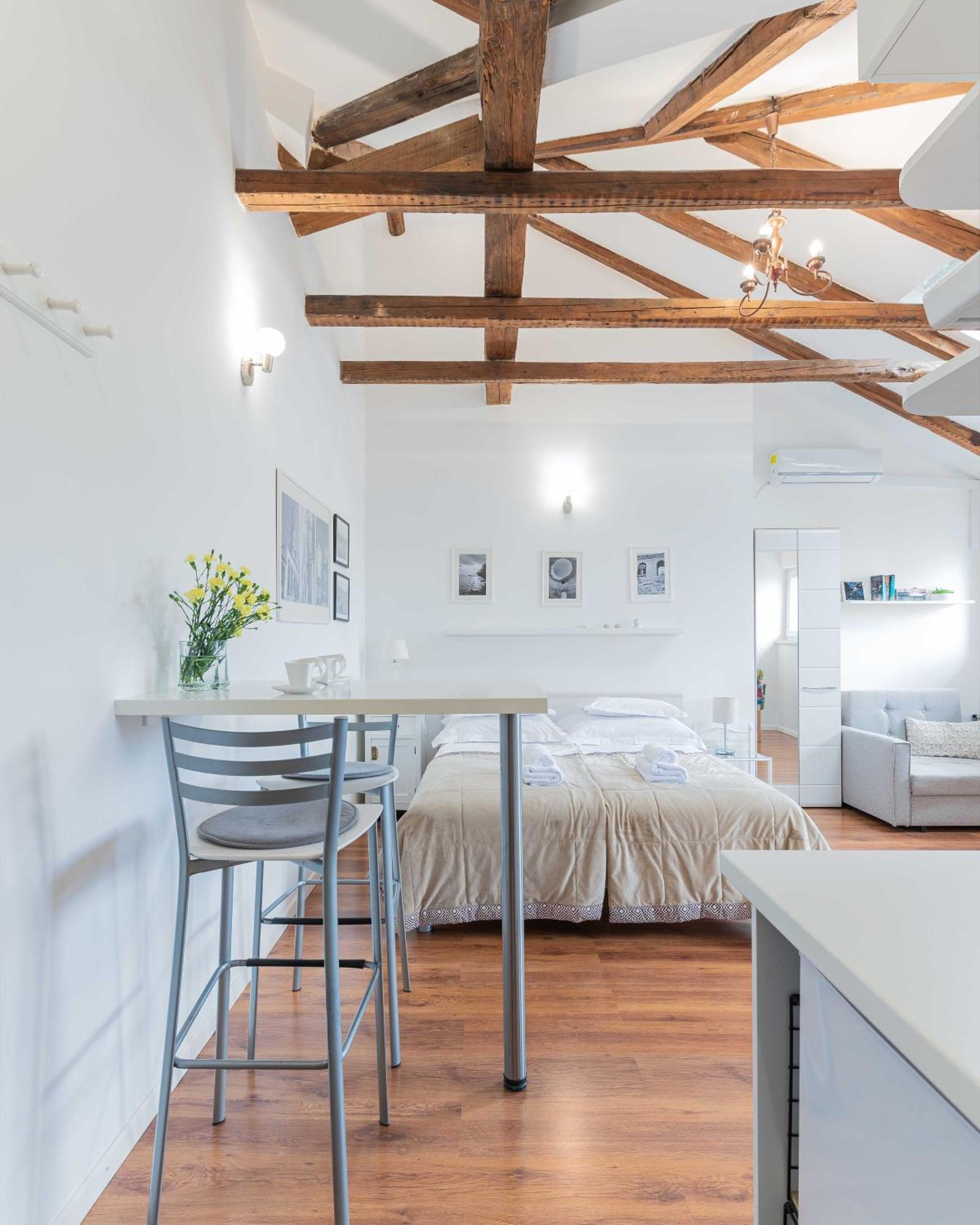 Apartment The Charm Split Luaran gambar